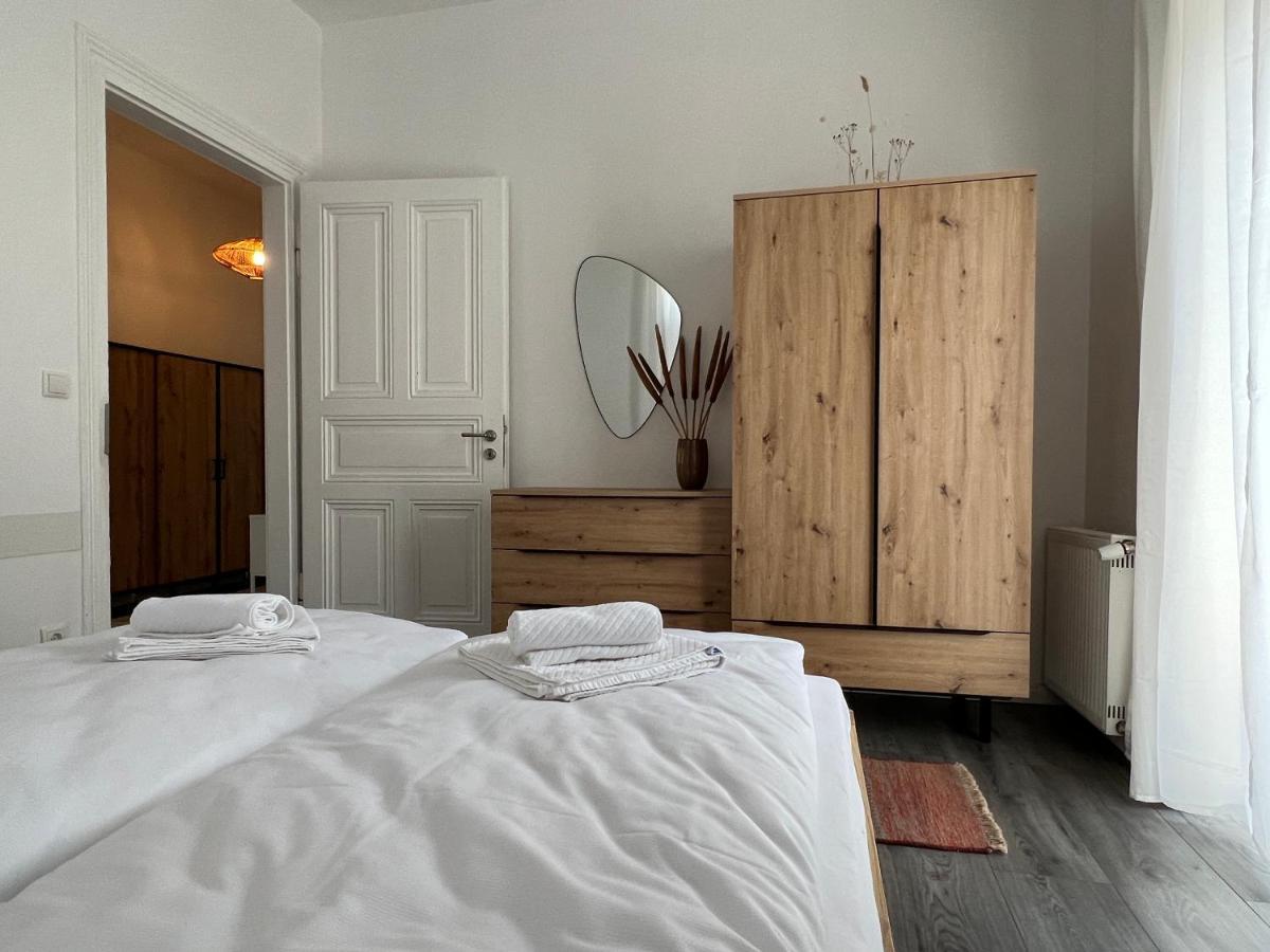 Апартаменты Direkter Moselblick I Altbau I 4 Personen I Terrasse Санкт-Альдегунд Экстерьер фото